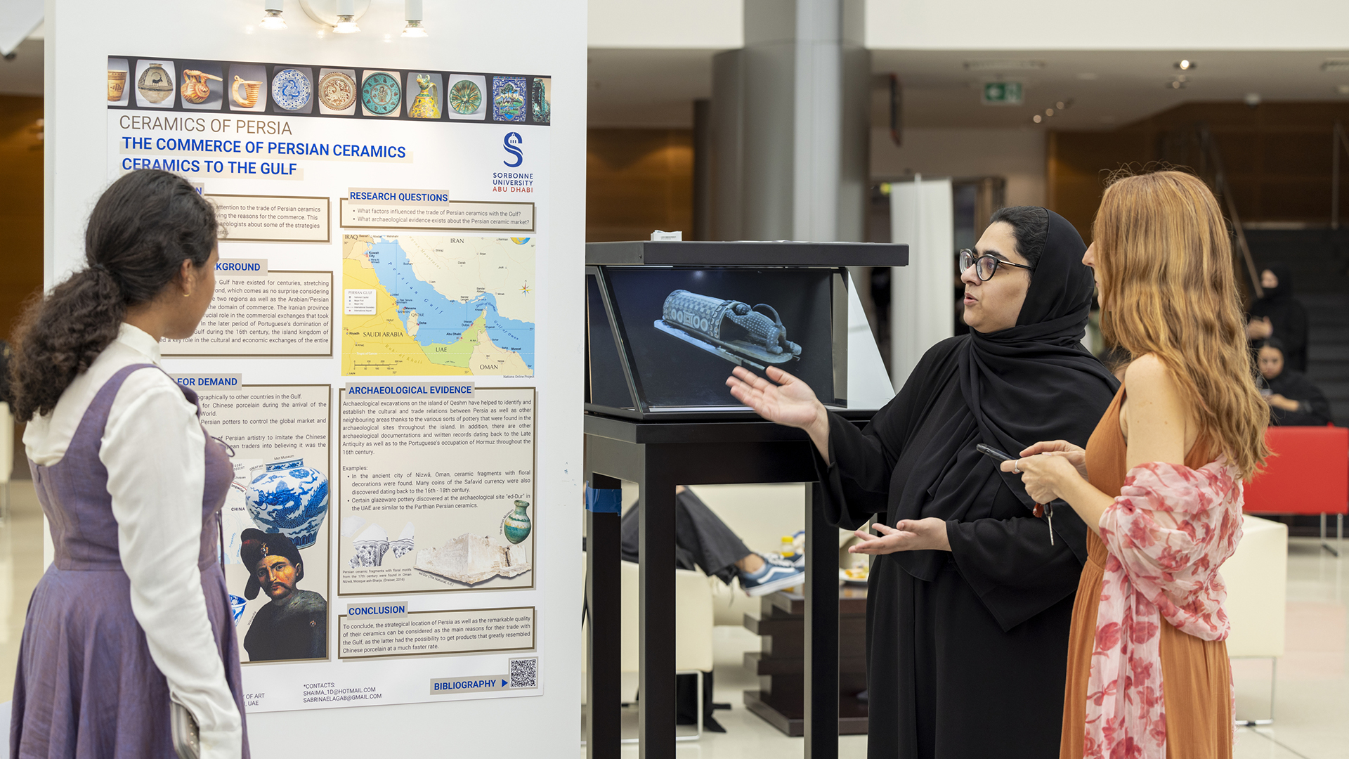 Presentation of research work by students on an Iris 22 at the Sorbonne Abu Dhabi